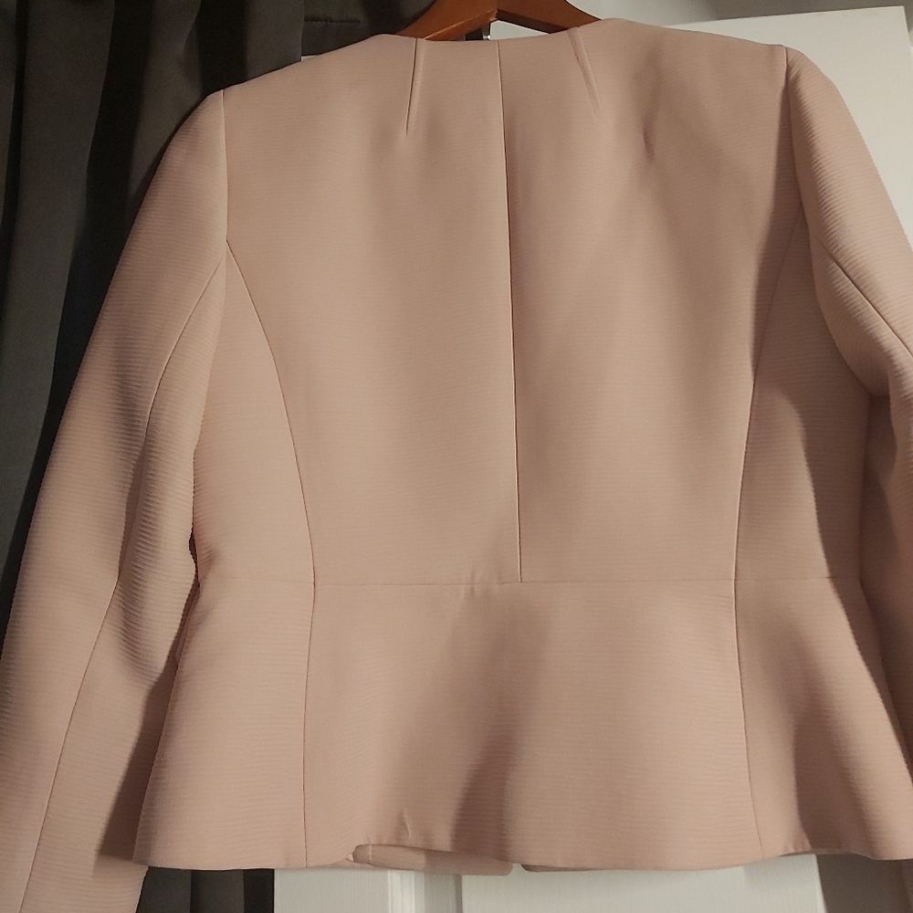 Blazer - Picture 2 of 9